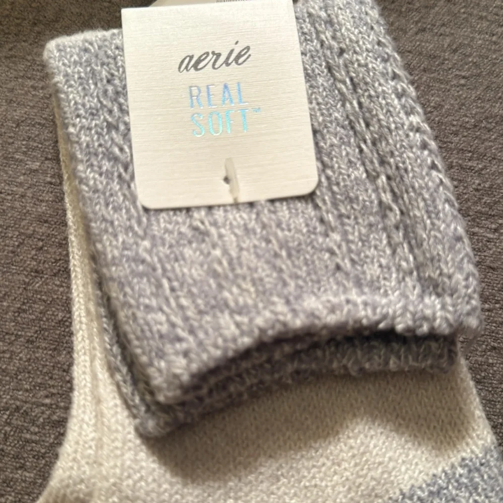 Aerie Cozy Gray and White Crew Socks